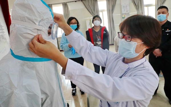 秦皇岛医护人员 筑牢防护壁垒，提升疫情应急处置能力